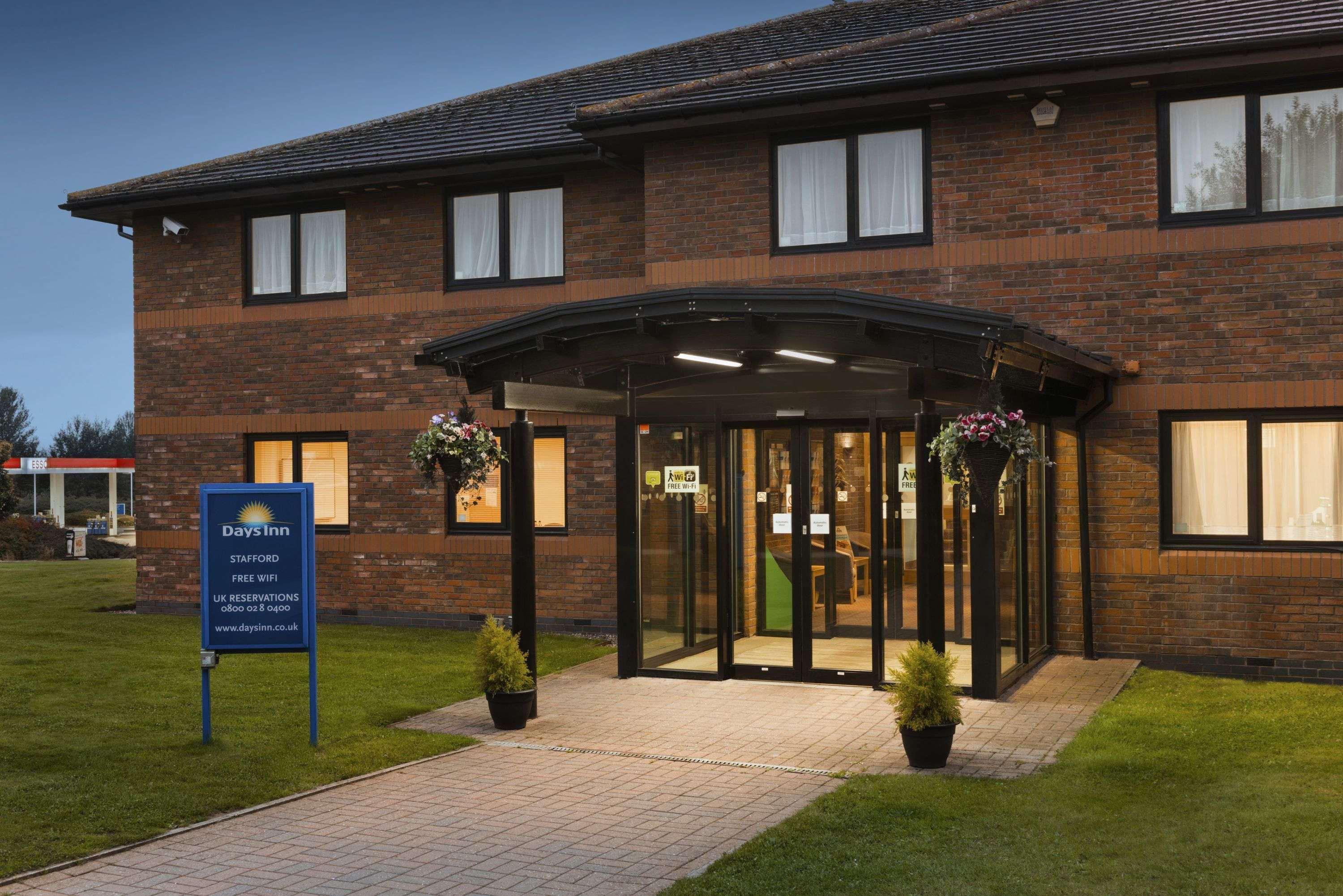 Days Inn Stafford Exteriér fotografie