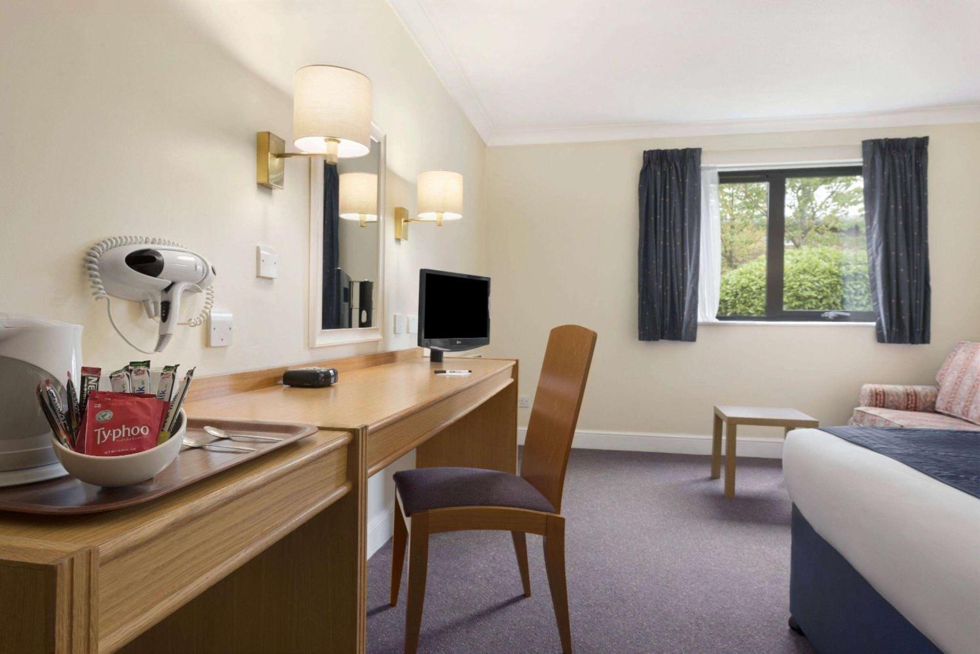 Days Inn Stafford Exteriér fotografie