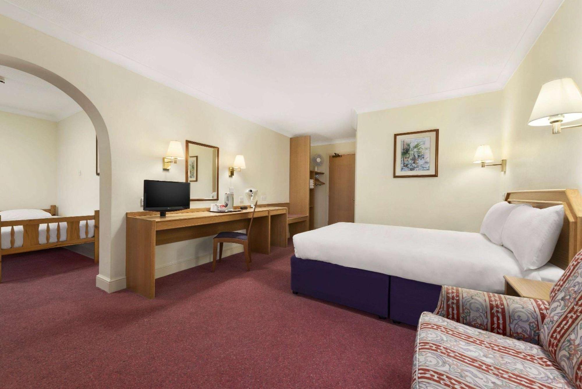 Days Inn Stafford Exteriér fotografie