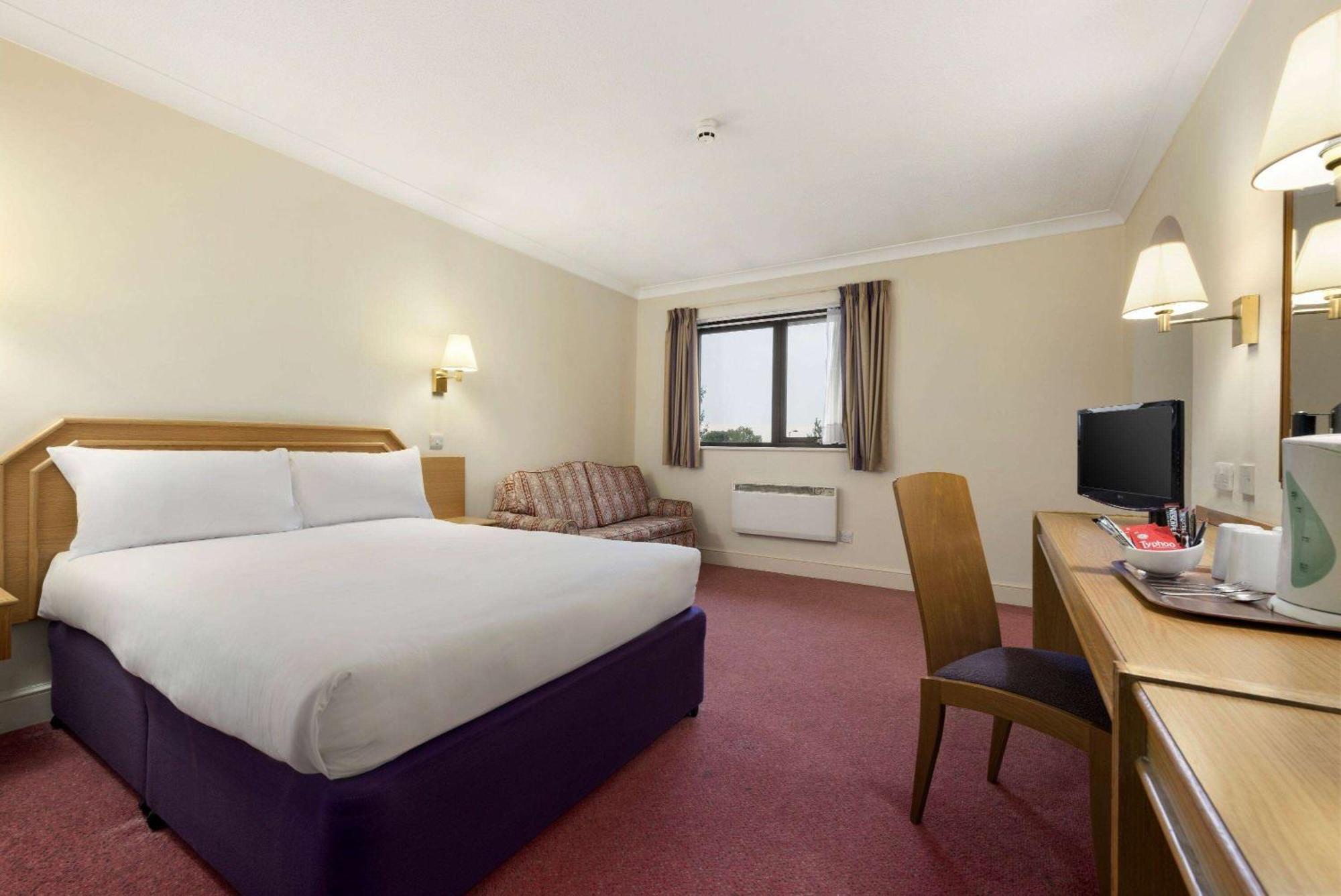 Days Inn Stafford Exteriér fotografie
