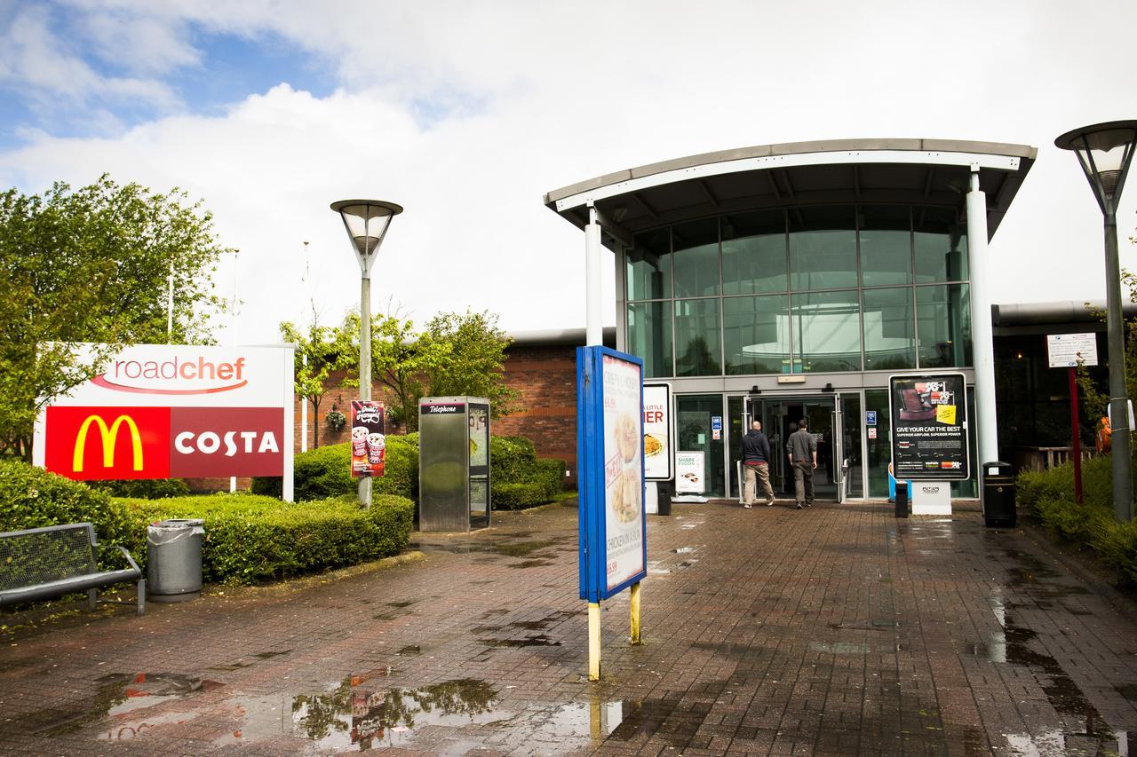 Days Inn Stafford Exteriér fotografie